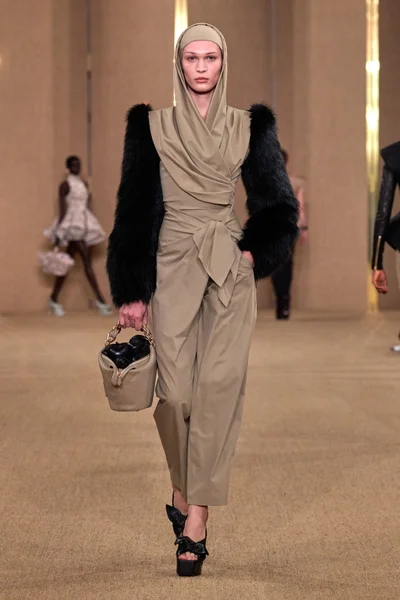 Look 26